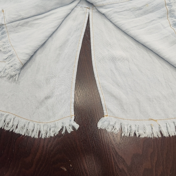 Umgee Women's Sky Blue Roll Up Tabs Sleeve Frayed Hem Button Up Shirt Size L - Picture 7 of 9